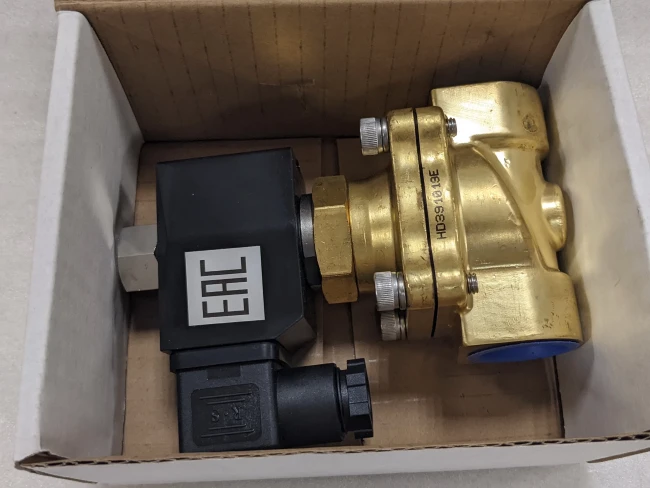 Соленоидный клапан электромагнитный 2W-40N нормально открытый, 1 1/2", 220V, латунь